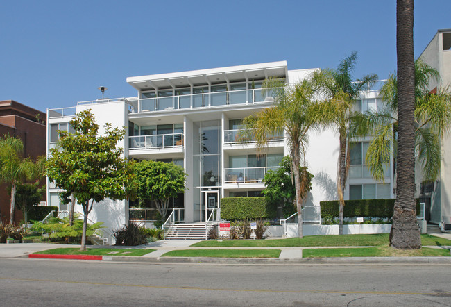 131 N Gale Dr in Beverly Hills, CA - Foto de edificio - Building Photo