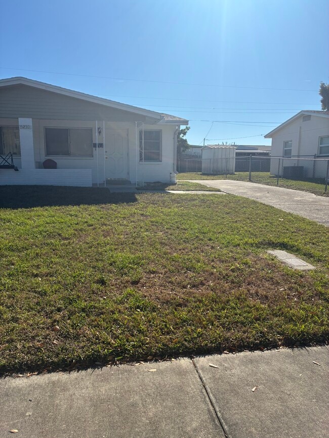 5250 99th Terrace in Pinellas Park, FL - Building Photo - Building Photo
