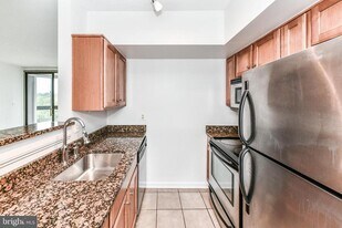 1001 N Randolph St in Arlington, VA - Building Photo