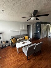 104 Reserve Cir in Oviedo, FL - Foto de edificio - Building Photo