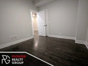1946 W Nelson St, Unit 2 in Chicago, IL - Building Photo - Building Photo