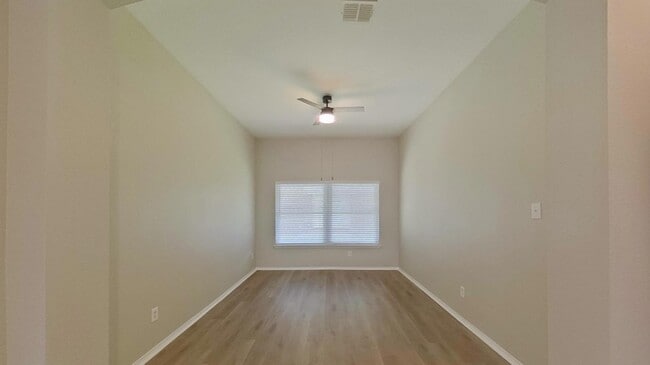 523 Golden Bell Dr in Red Oak, TX - Building Photo - Building Photo