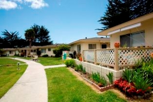 Garfield Park Village in Santa Cruz, CA - Building Photo