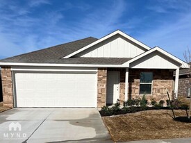 3713 Montage Blvd in Mustang, OK - Building Photo