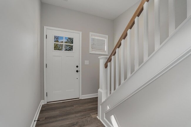 407 E 3rd St in Princeton, NC - Foto de edificio - Building Photo