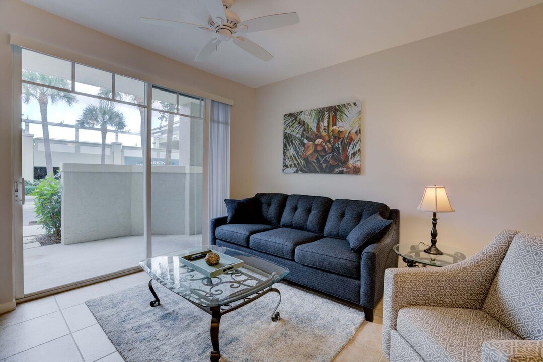 4736 Chancellor Dr-Unit -11 in Jupiter, FL - Building Photo