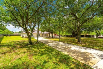 18370 SW 212th St in Miami, FL - Building Photo - Building Photo