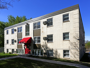 690 Como Ave in St. Paul, MN - Building Photo - Building Photo