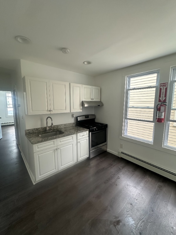property at 41 Hinsdale Pl