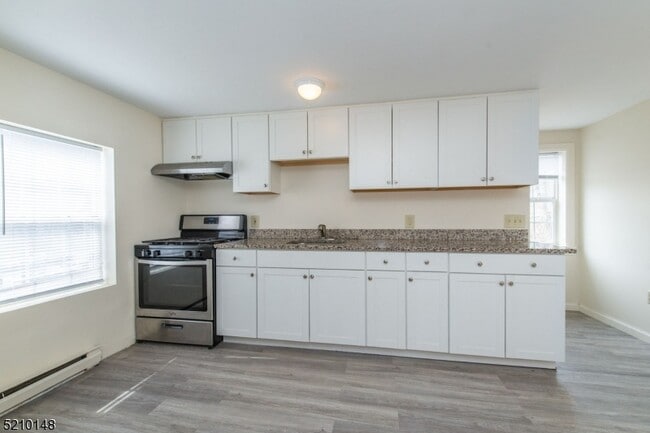 84 Mill St in Newton, NJ - Building Photo - Building Photo
