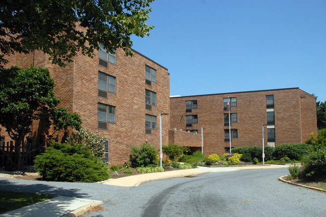 Springfield Apartments in York, PA - Foto de edificio - Building Photo