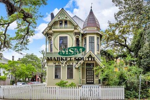 201 W 37th St in Savannah, GA - Building Photo