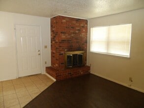 120 NE 12th St in Moore, OK - Building Photo - Building Photo