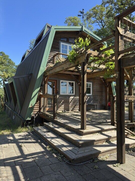2770 Leslie Rd in Santa Rosa, CA - Building Photo