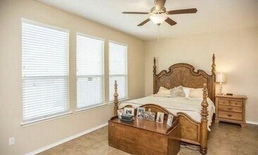 236 Matthews Ln in Kyle, TX - Building Photo - Building Photo