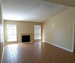 7400 Bellerive Dr in Houston, TX - Building Photo