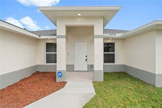 917 Hepburn Ave in Lehigh Acres, FL - Building Photo - Building Photo