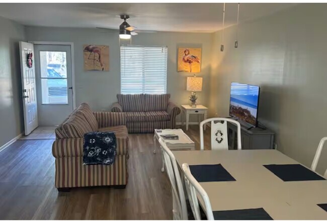 6211 S Lagoon Dr in Panama City, FL - Building Photo - Building Photo