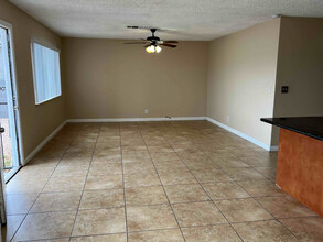 1036 Miller Ave in Las Vegas, NV - Building Photo - Building Photo