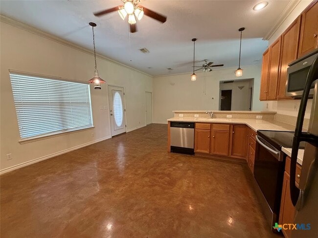 1608 Lakeview Dr in Canyon Lake, TX - Building Photo - Building Photo