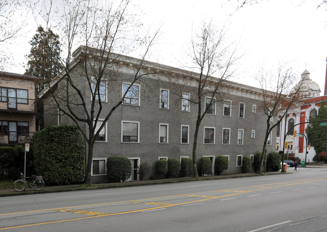 Laurelhurst Apartments in Vancouver, BC - Building Photo - Building Photo