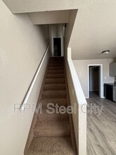 1717 Oakshire Ln in Pueblo, CO - Building Photo - Building Photo