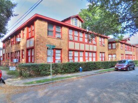 1136 Berthea St in Houston, TX - Building Photo