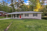 4422 Lovridge Dr SW in Atlanta, GA - Building Photo - Building Photo