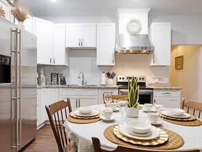 222 N Cliff St in Dallas, TX - Building Photo - Building Photo