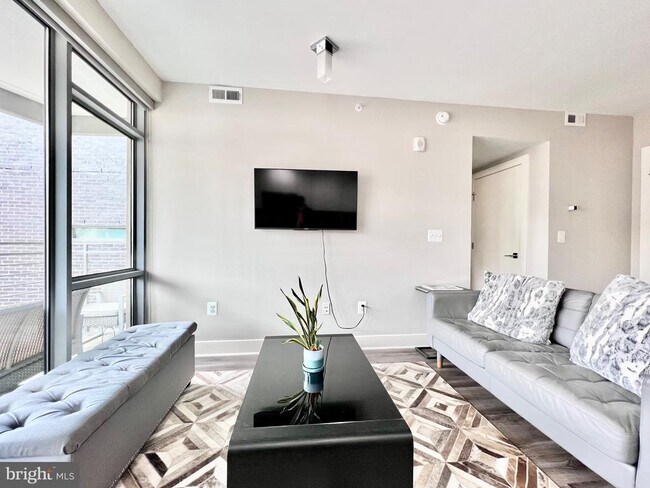 1311 13th St NW