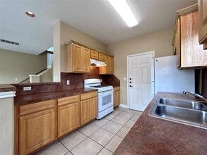 7202 Meador Ave in Austin, TX - Foto de edificio - Building Photo