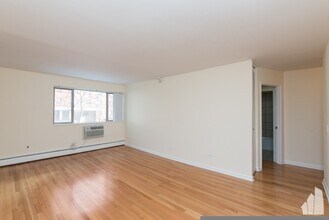 5820 N Sheridan Rd in Chicago, IL - Building Photo - Building Photo