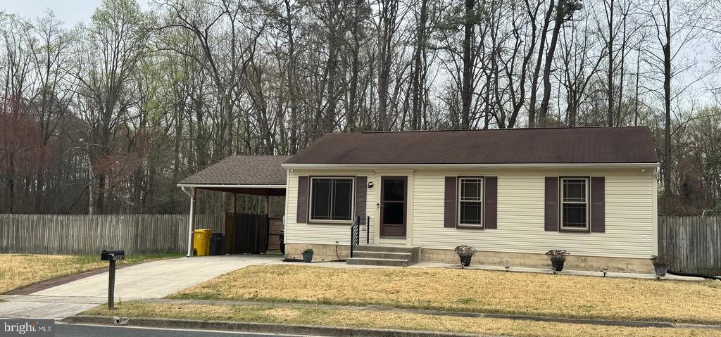 7869 Wenwell Ct in Pasadena, MD - Building Photo