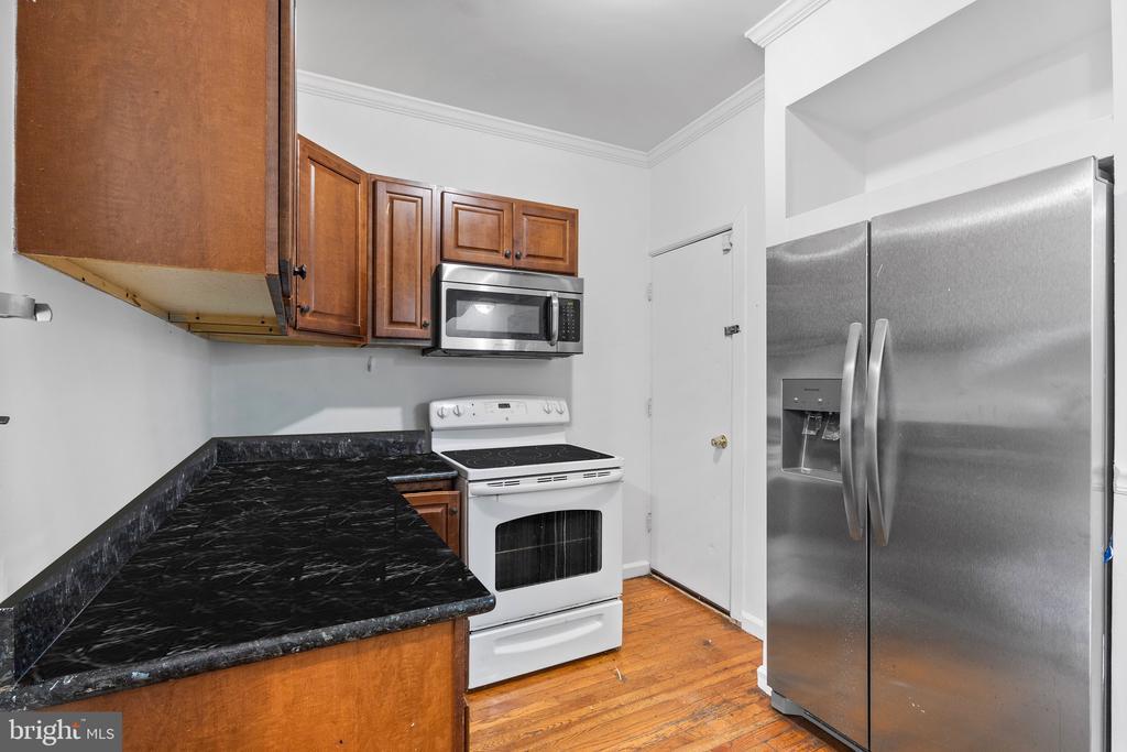 1625 W Montgomery Ave in Philadelphia, PA - Building Photo
