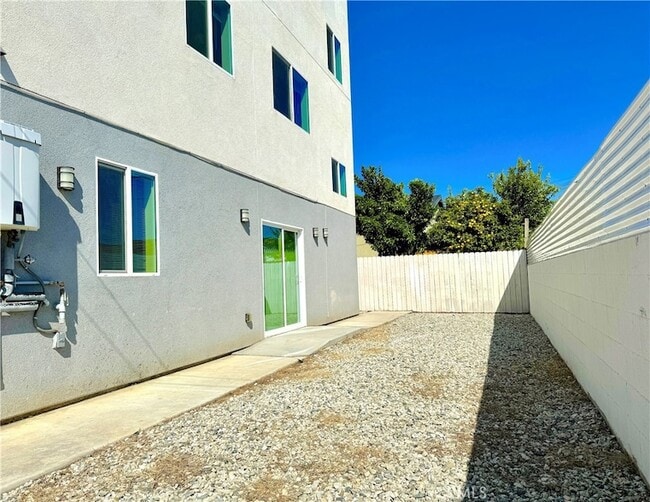 property at 1002 E 33rd St