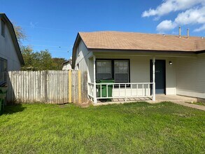 510 Willowbend Cove in Round Rock, TX - Building Photo - Building Photo