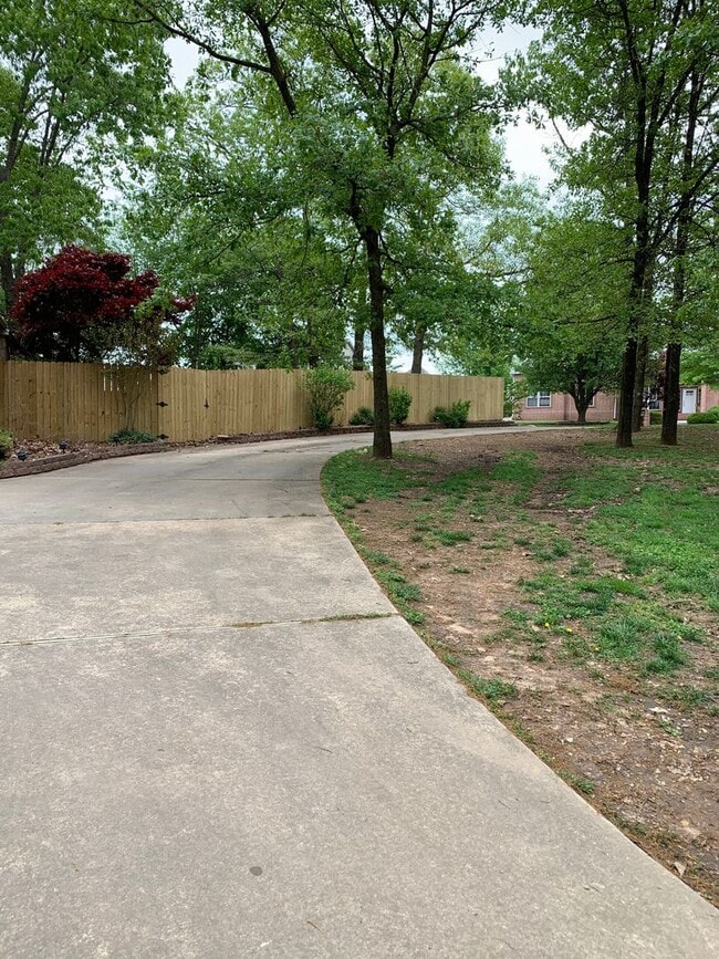 300 Genesis Dr in Bentonville, AR - Building Photo - Building Photo