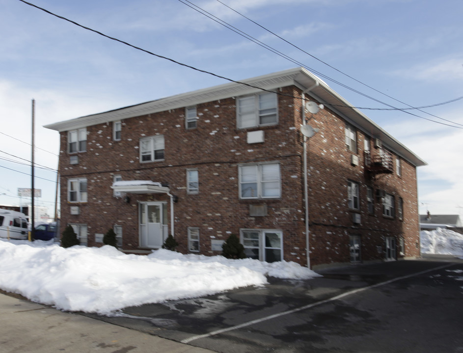 510 Maple Ave in Elizabeth, NJ - Building Photo