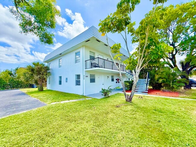 property at 906 Foresteria Dr