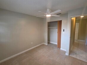 309 NE 169th St in North Miami Beach, FL - Building Photo - Building Photo