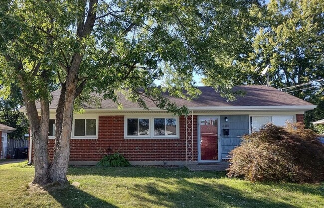 property at 3318 Moulton Ln