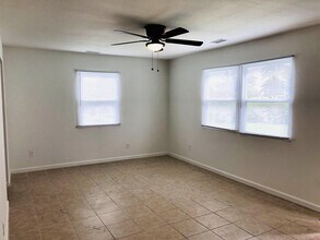 3400 Victoria Dr in Kansas City, KS - Building Photo - Building Photo