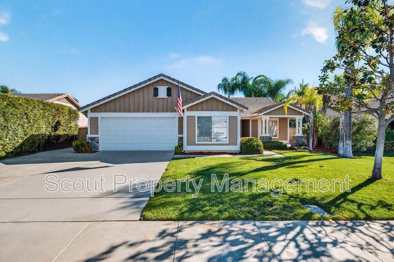 35912 Arras Dr in Winchester, CA - Building Photo