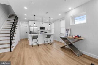 1242 N 15th St in Philadelphia, PA - Building Photo - Building Photo