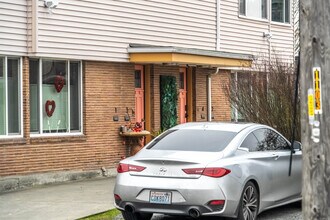 Green Lake Fourplex in Seattle, WA - Building Photo - Building Photo