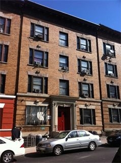 415 E 187th St in Bronx, NY - Building Photo