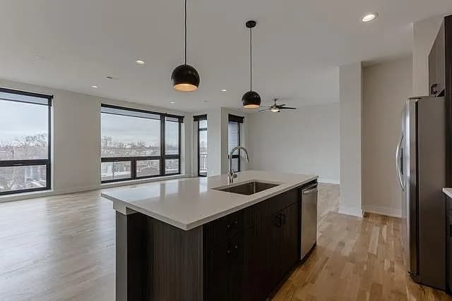 2556 W Armitage Ave in Chicago, IL - Building Photo - Building Photo