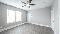 211 N Milby St photo'