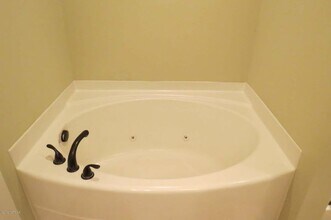 1805 Fox Den Way in Greenville, NC - Building Photo - Building Photo