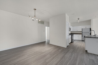Trinity Loft in Dallas, TX - Building Photo - Building Photo